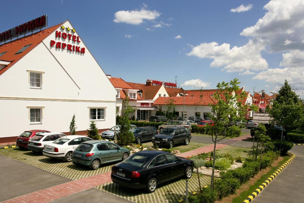 Hotel Paprika Hegyeshalom Exterior foto